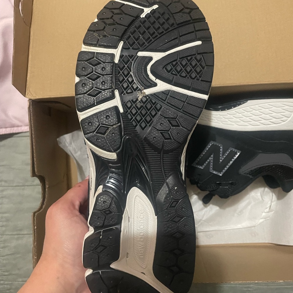 ✨FINAL MARK DOWN✨New Balance 2002R Black Sneakers